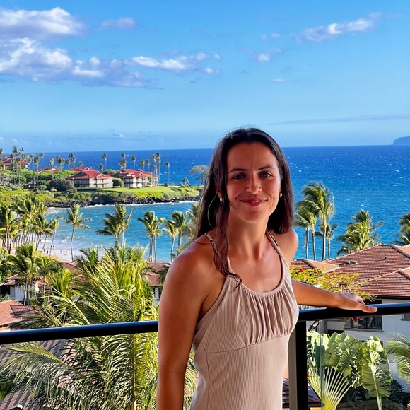 Meet your Posher, Damaris - Picture 2 of 4